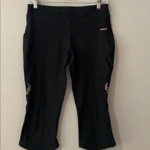 REEBOK Play Dry Cropped Workout Pants Size Medium